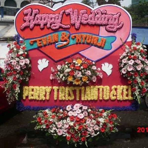 Bunga papan happy wedding hw10202